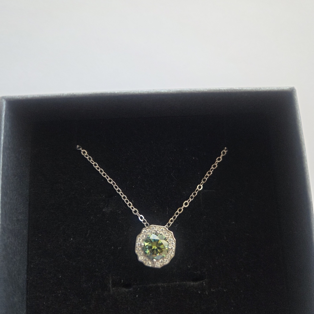 1ct Green Moisanite Silver Neclace